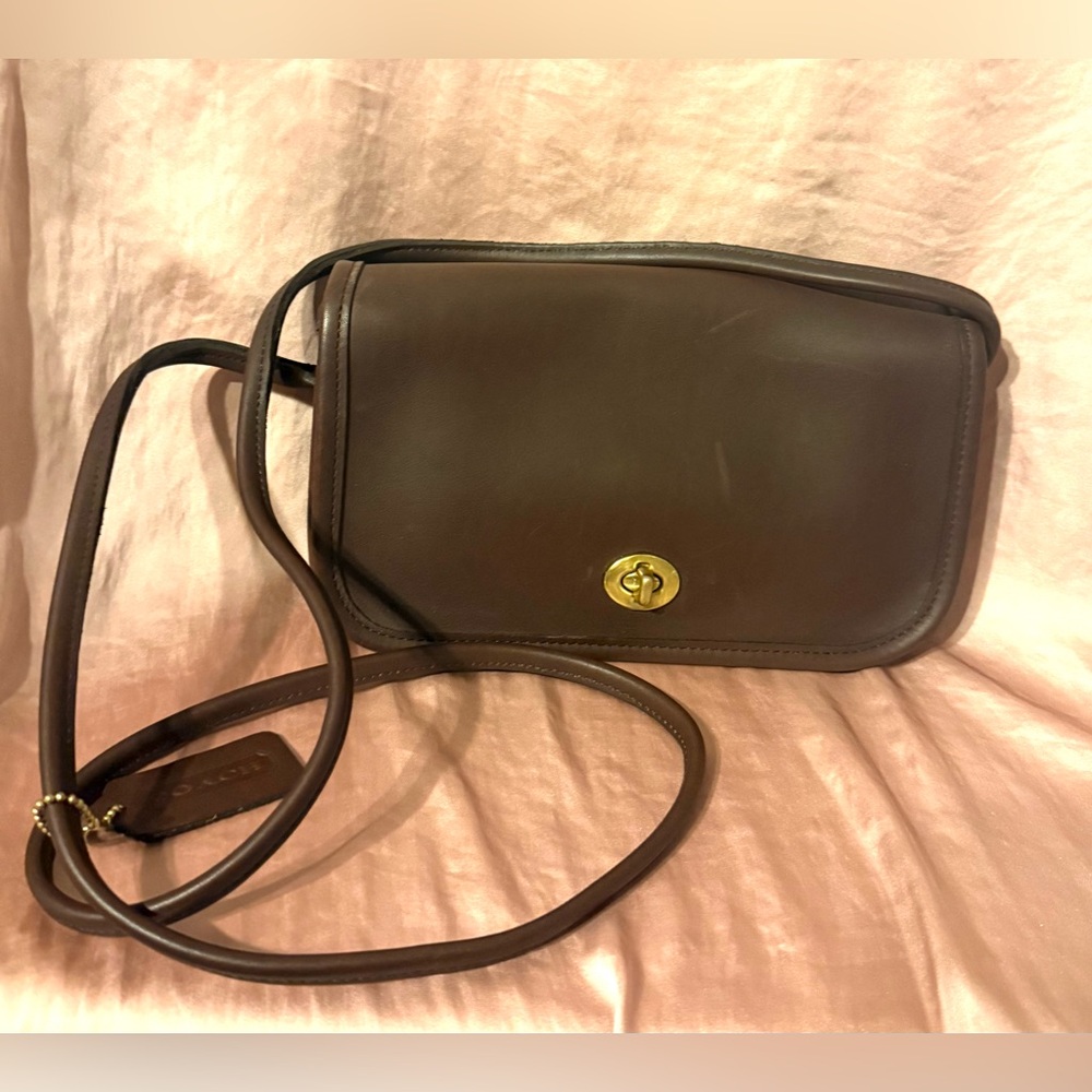 Rare Vintage COACH Dinky Leather Turnlock Crossbody Shoulder Bag Style 9375